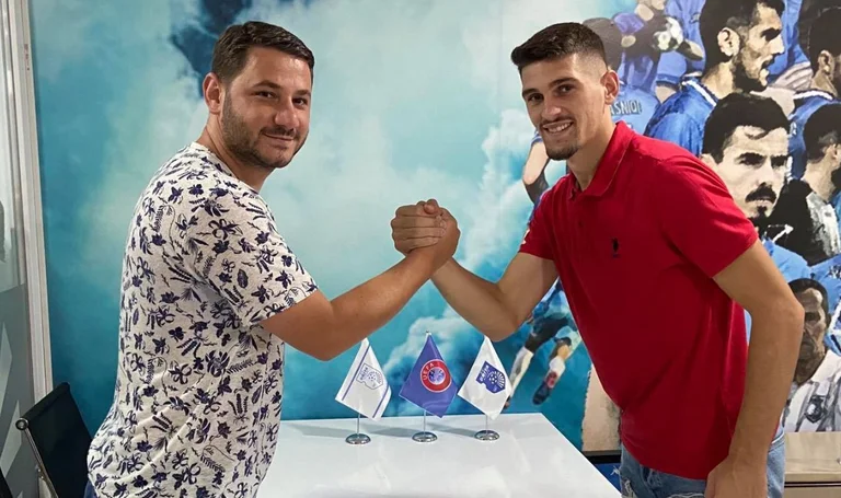 Officiel: Hamdi Naman continue avec la lumière pendant deux ans