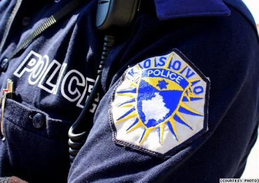 El policía que dio su uniforme a una mujer que hizo video en TikTok