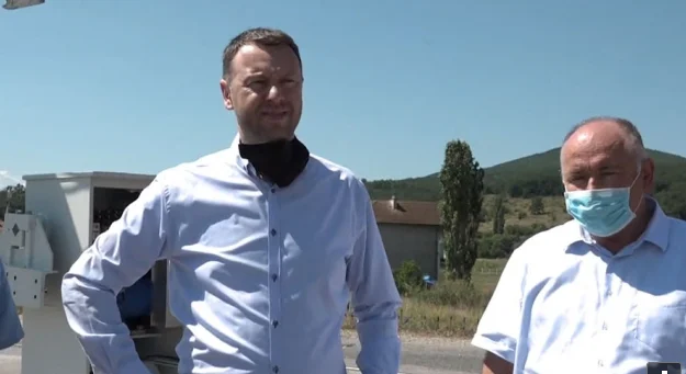 Abrashi takes part in the works of the checkpoint in Grabovc, to be functional for a week