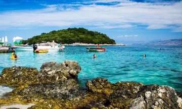 I quattro vantaggi importanti del nuoto nel mare