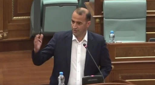Haradinaj: Attraverso questo compito i visti sono condotti, effettuare questo visto di compito, l'UE ci sta ingannando