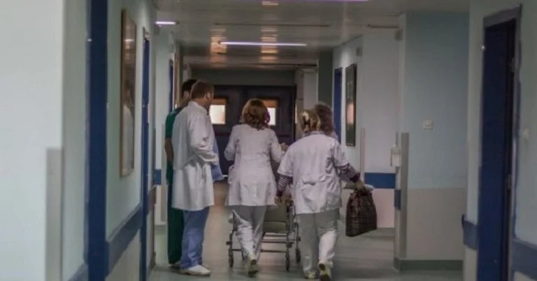 Disa infermierë në Kosovë akuzohen se po refuzojnë të merren me pacientët e infektuar me COVID-19