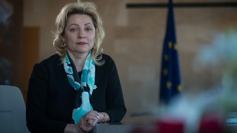 Apostolova: Për katër vjet pati shumë kriza në Kosovë, të gjitha të krijuara nga partitë