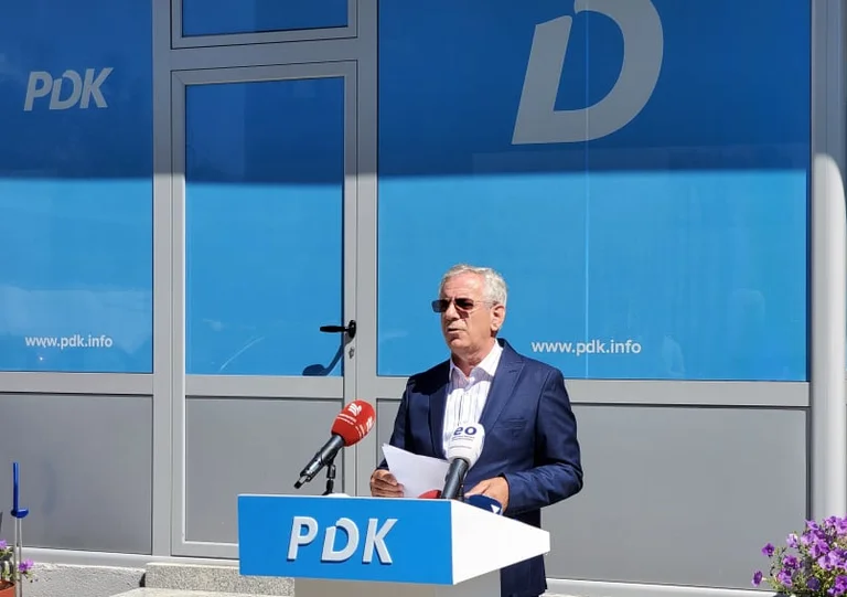 PDK kundër shitjes së IPKO-s te Telekom Serbia, kërkon llogari nga Kurti dhe Hoti