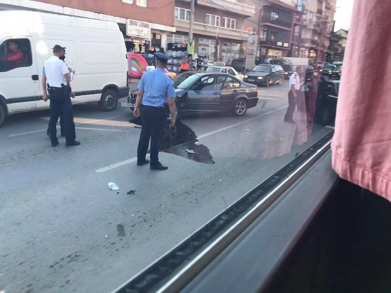 Aksident në Prishtinë, tre të lënduar
