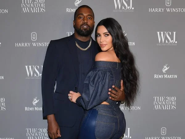 Kim Kardashian lëshon deklaratë prekëse për shëndetin mendor të burrit të saj Kanye West: Askush nuk na kupton