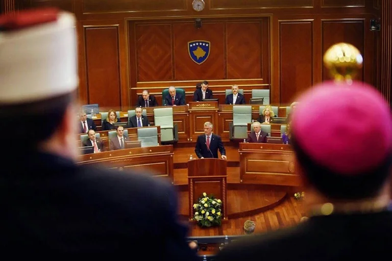 Thaçi: I nderuar që i kemi vënë gurthemelet e Xhamisë në Prishtinë