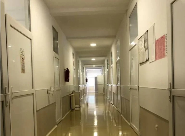 Gjashtë të infektuar në gjendje të rëndë nga koronavirusi në Pejë