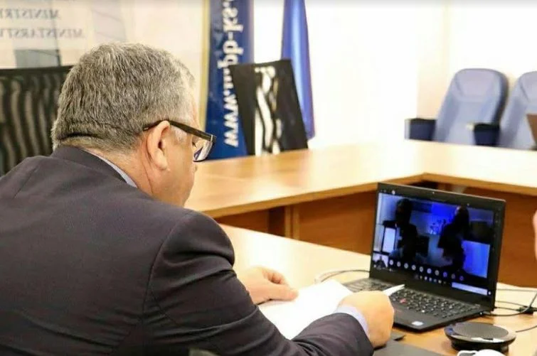 Agim Veliu flet me amerikanët për terrorizmin