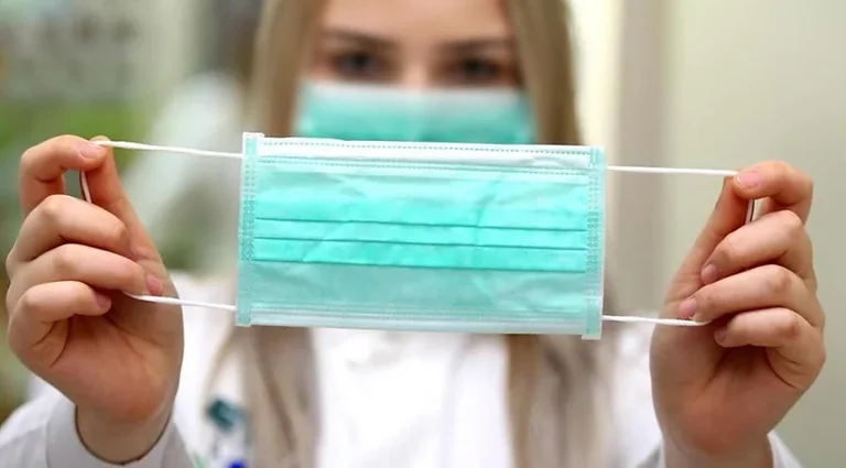 Ja pse nuk duhet ta ulni kurrë maskën në mjekër