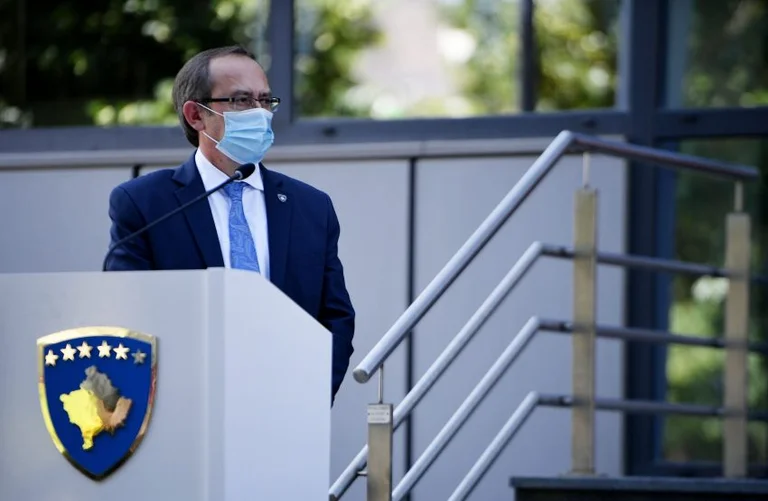 Kryeministri Hoti në orën 12:00 takon liderët e partive politike