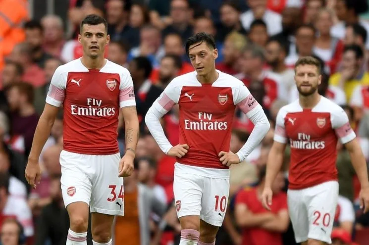 Arteta: Ozil dhe Guendouzi duhet të marrin shembull nga Xhaka