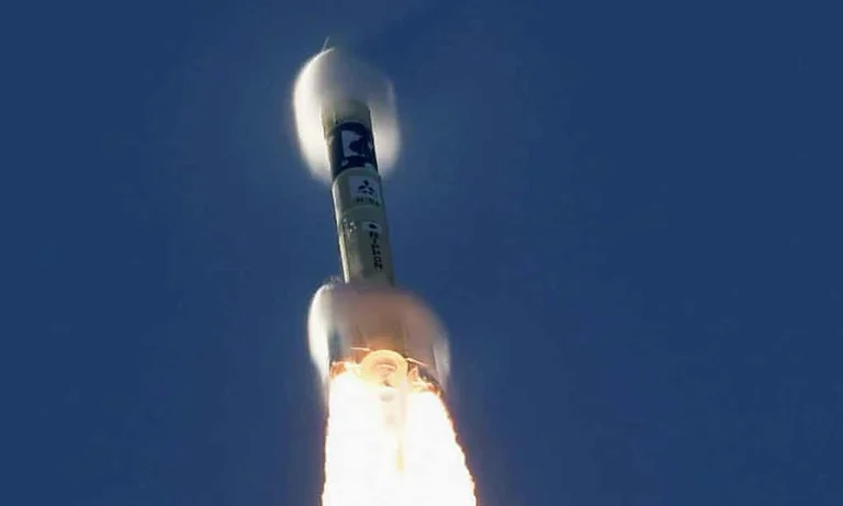 Lansohet me sonda Al-Amal, misioni i parë arab për në Mars
