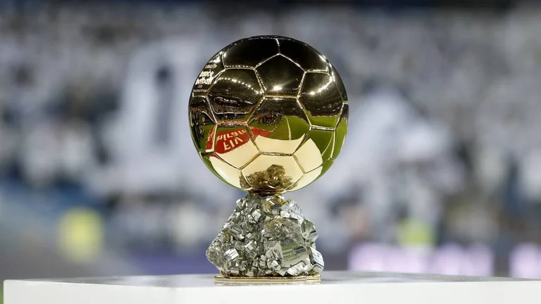As Messi, as Ronaldo: Topi i Artë për sivjet ‘i shkon’ koronavirusit, nuk ndahet fare