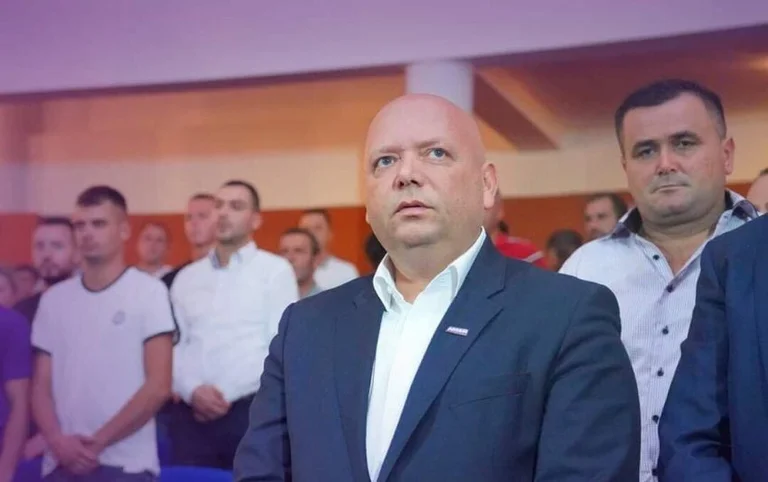 Zëvendësministri shpërndan diagnozën e rrejshme për COVID-19