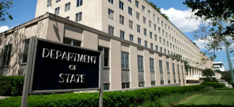 Departamenti amerikan i Shtetit i ofron mbështetje dialogut të ndërmjetësuar nga BE-ja