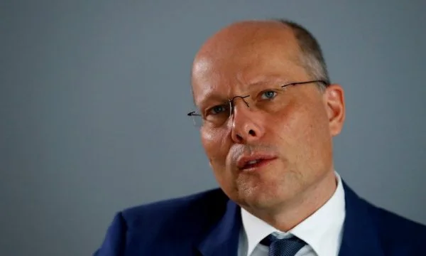 Peter Beyer e përkrah Ishingerin: Nuk ka më arsyetime, liberalizim të vizave tani për Kosovën