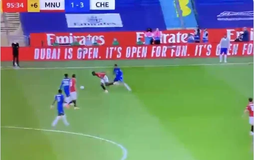 Pogba i fuqishëm? Loftus-Cheek e bëri të duket si fëmijë në këtë duel të mesfushës