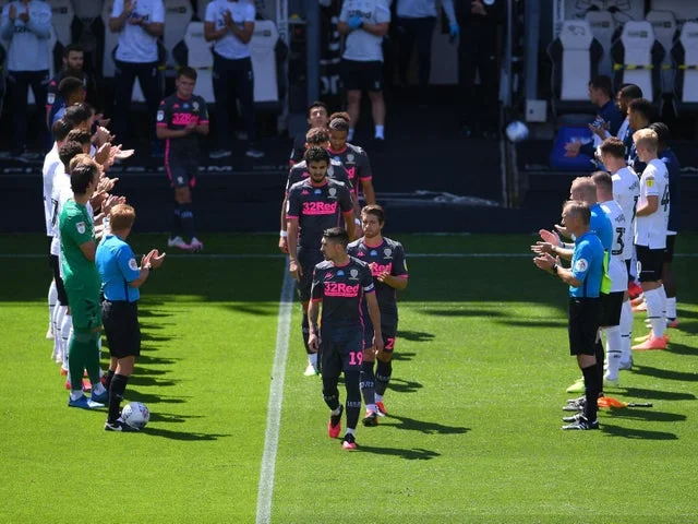 Pardje festë, dje festë, sot fitojnë: Rooney me shokë humb nga kampionët e ‘dehur’ të Leeds United