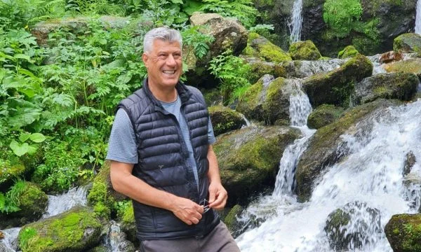 Presidenti Thaçi del në Sharr, pasi javën e kaluar ishte në Hagë