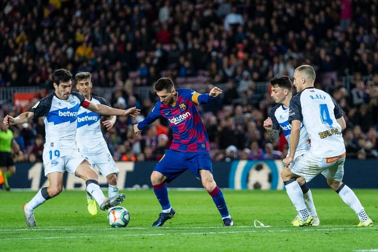 Barcelona e zhgënjyer mbyll sezonin me ndeshjen kundër Alavesit: Këto janë formacionet zyrtare