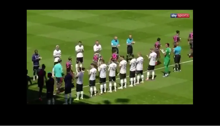 Rooney cheers: forzato a fare <x0... guardie onoriche Utd, la squadra odiata (Video)
