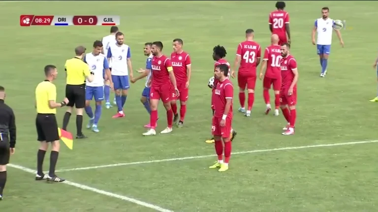 Mbyllen pjesët e para në gjashtë ndeshjet e Superligës: Ky është rezultati nga derbi i flaktë gjilanas