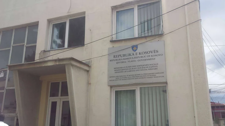 Gjendja e të infektuarit me koronavirus në shtëpinë e të moshuarve në Prishtinë