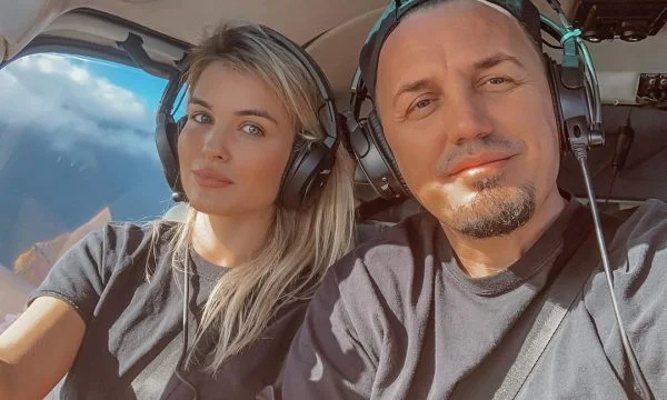 Blero, Afina commencent des vacances en Albanie
