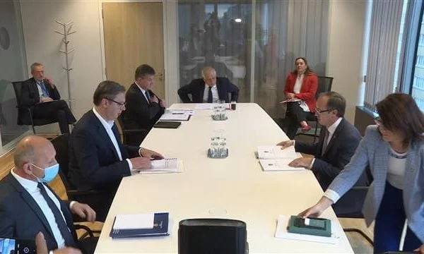 Hoti-Vucciq-Sitzung endet