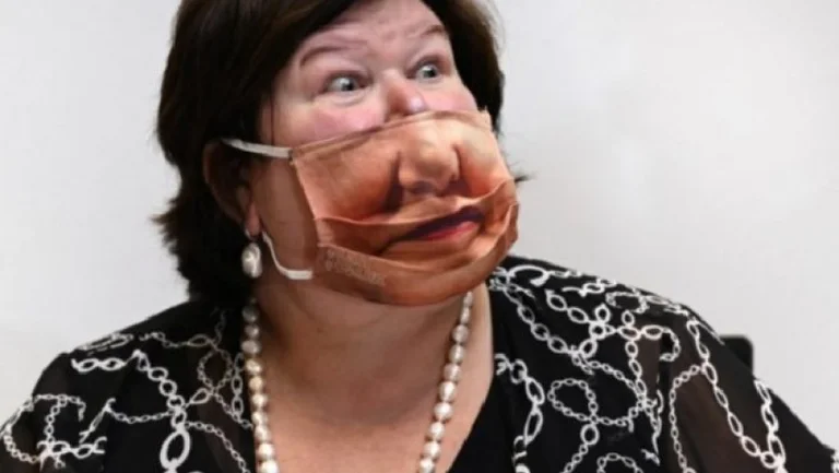 La strana maschera del ministro della Salute belga sta facendo “giron” del mondo