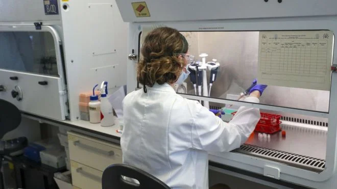 Vaccina: Nobelists and scientists call for volunteers to be infected with coronarys