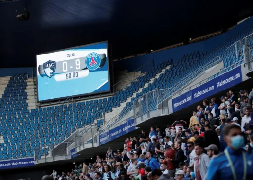 Un vincitore del calcio francese: i fan di Tribonne si divertono con quelli amichevoli