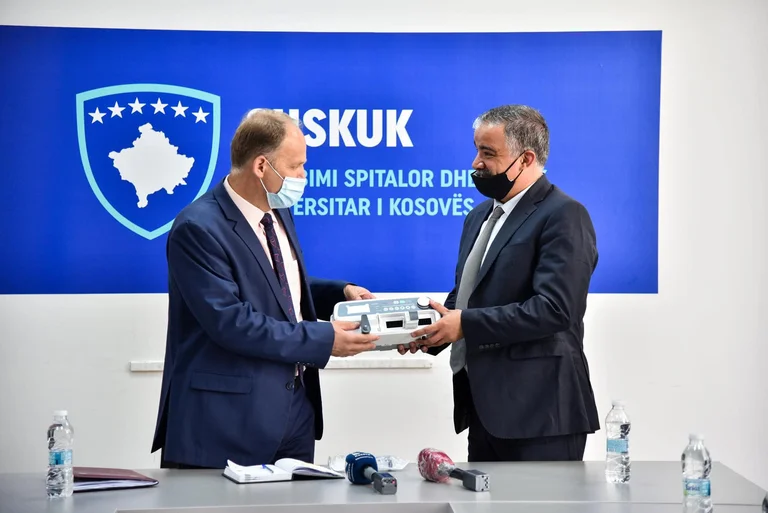TEB a remis le deuxième don à SKKUK