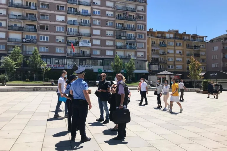 Change of situation: Citizens place masks massively and fight Coronavirus responsible