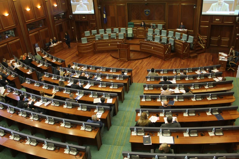 Fin des sessions, manque de coopération et de quorum sans approbation d'une résolution