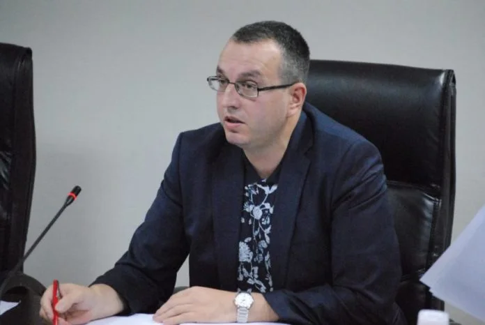 Josh: Kurti pourrait être renvoyé avec Vucinqi, Dacicin et Scheel pour des déclarations contre le Kosovo