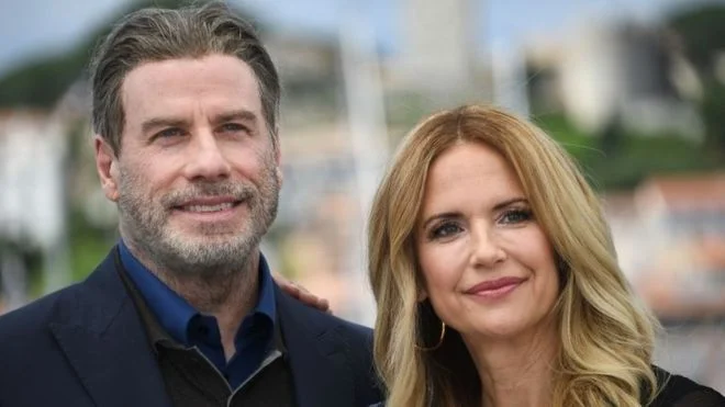 Perdi la tua battaglia con il cancro al seno: Attrice Kelly Preston, moglie di John Travolta.
