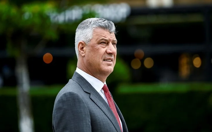Thaci mette la foto del cimitero di Jasharai su Facebook