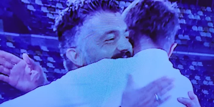 Exciting hug, Maldini meets his friend Gatttulson before theMilan Naples game.