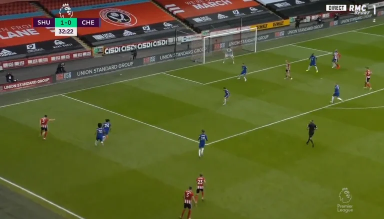 Sheffield's giving a lesson to the Chelseas, and he's got his second man United rubs his hands.