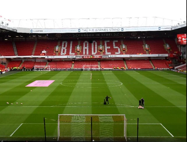Man United tient ses doigts croisés comme Chelsea affronte Sheffield aujourd'hui sur des formations officielles