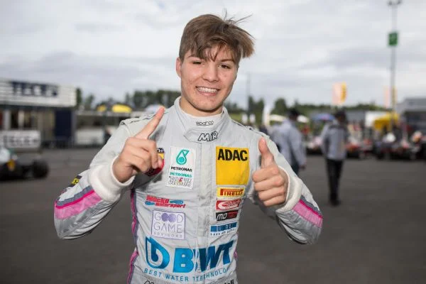 El albanés ocupa el segundo lugar en la carrera del Foro 3 de Austria