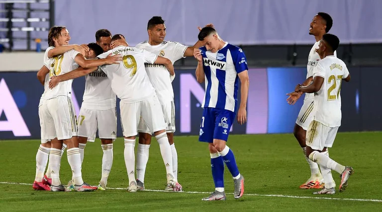 Real Madrid un autre pas plus près du titre, bat Alaves et tourne à quatre points