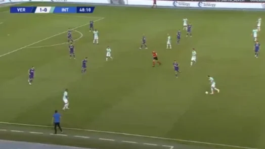 Die Inter dreht die Punktzahl gegen Candreva Candrevas zweigoren Held um
