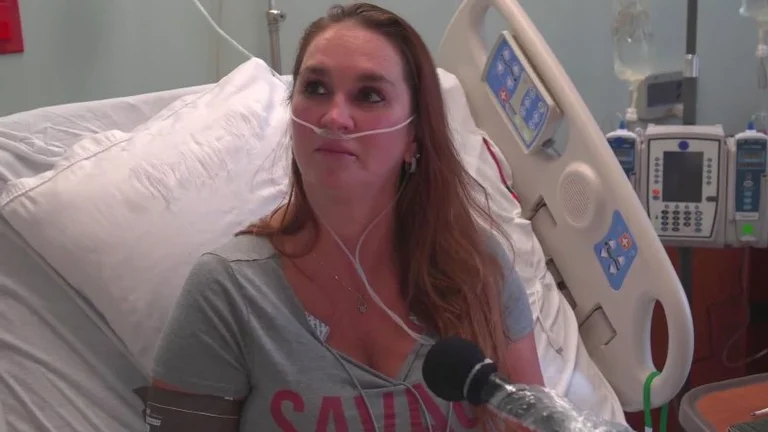 The nurse of intensive care relates to her initial symptoms of coronary