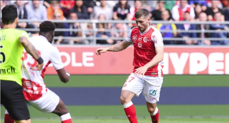 Arber Zenelli marks first goal after a return from the injury that left him out for a long time