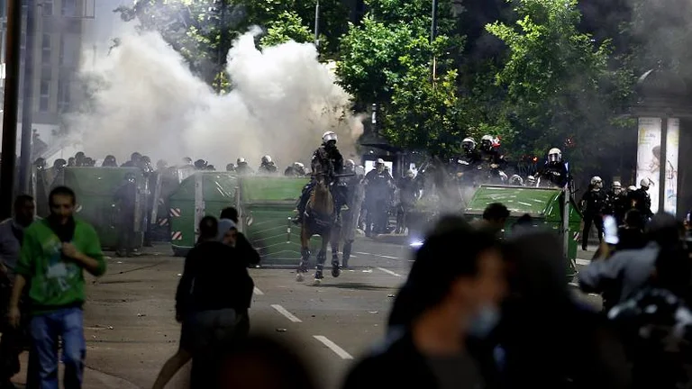 Violent protests repel Vucinqi, pulls out plan for curfew