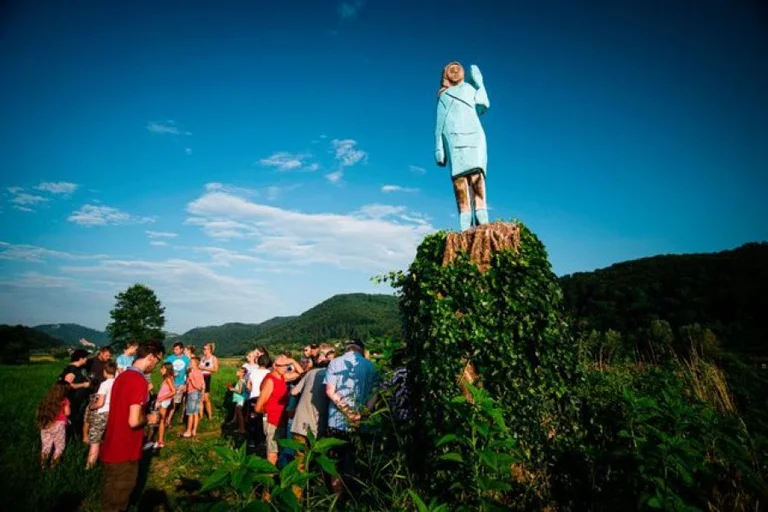Statua Melanie Trump in Slovenia