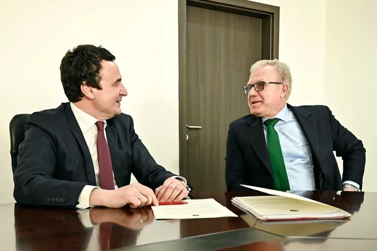 L'ex Consiglio di Kurt, Lutfi Haziri: Shol, stronzo, Gilan non è in quarantena.